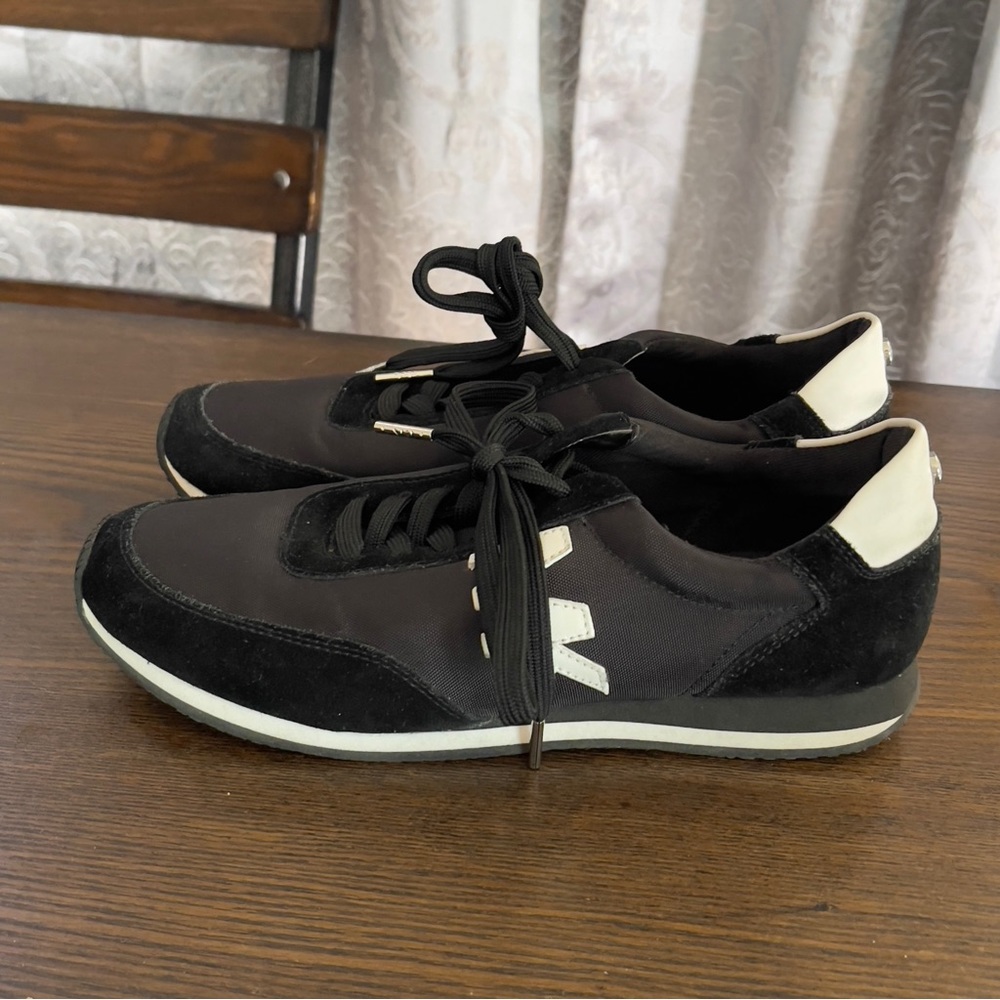 Michael Kira casual shoes like new